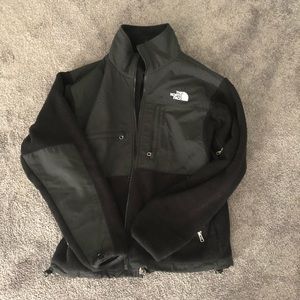 3/$40💕Black North Face Jacket